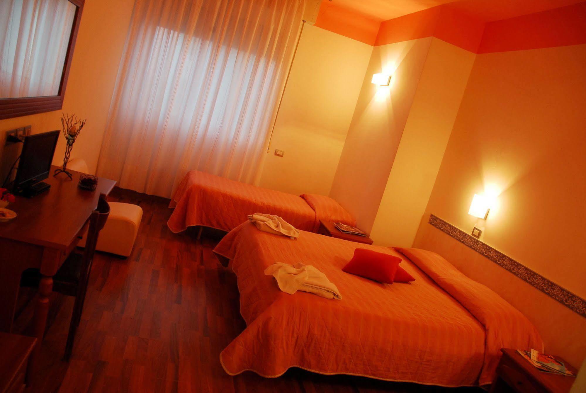 Hotel Golden Rimini Eksteriør bilde
